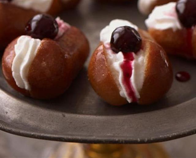 Babà con Amarena Fabbri